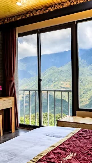 Mountain view - Image 1